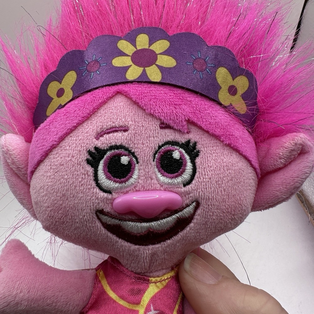 DreamWorks Trolls Poppy‎ Plush Pink Hair Doll Just Play 2020 Toy